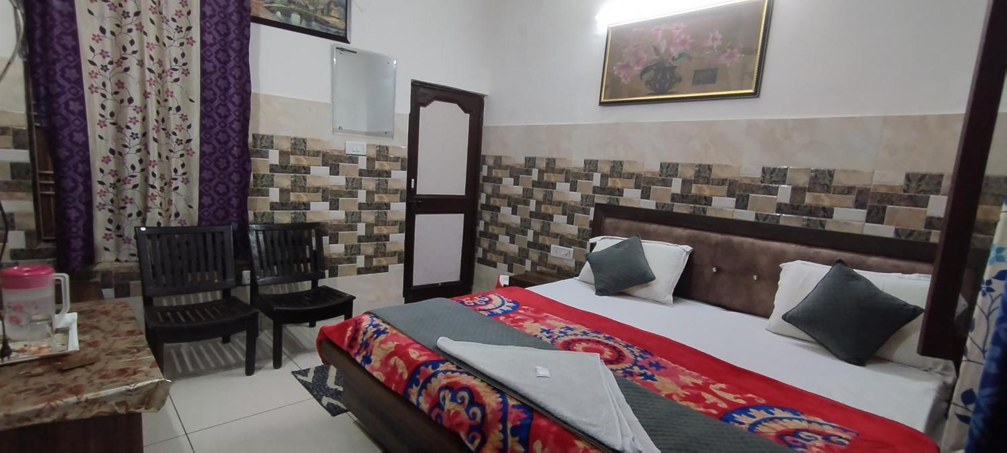 Hotel New Madhu Palace,Katra Katra  Room photo